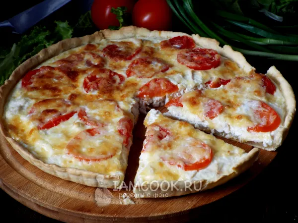 Фото готового блюда: Киш с курицей и помидорами
