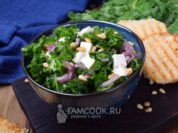 Фото блюда: Салат с капустой кейл (кале) и фетой