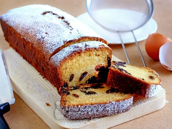 Фото блюда: Кекс с изюмом (классический рецепт)