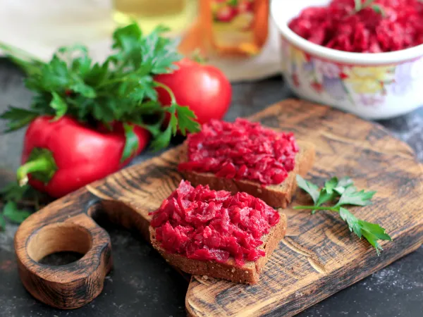 Фото блюда: Икра из свеклы с помидорами