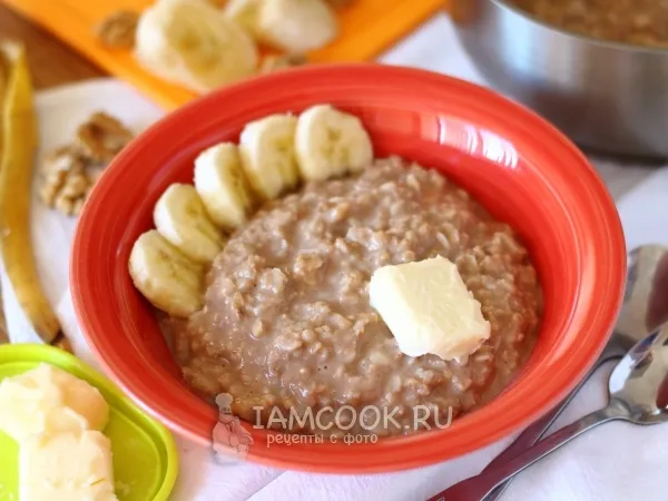 Фото блюда: Геркулесовая каша с бананом и орехами