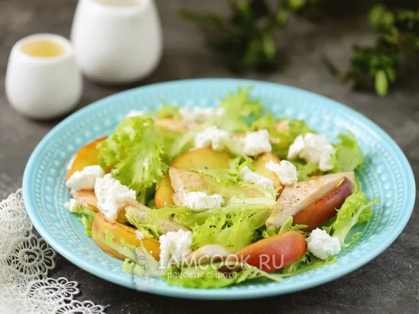 Фото блюда: Салат с персиком и курицей