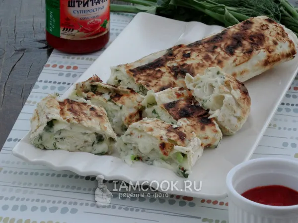 Фото готового блюда: Рулет из лаваша с сыром на мангале