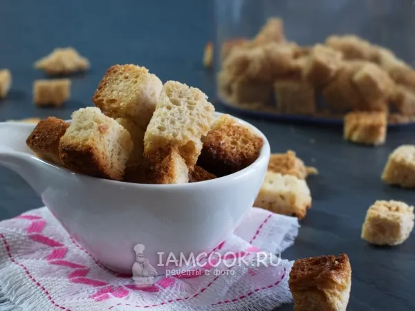 Фото готового блюда: Гренки из белого хлеба в духовке
