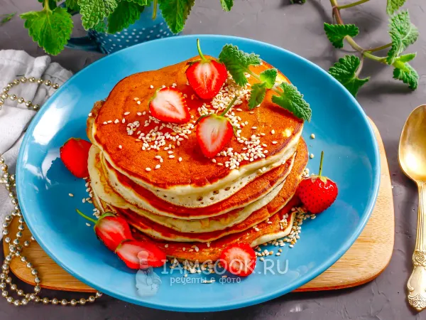 Фото готового блюда: Панкейки на кефире с кунжутом