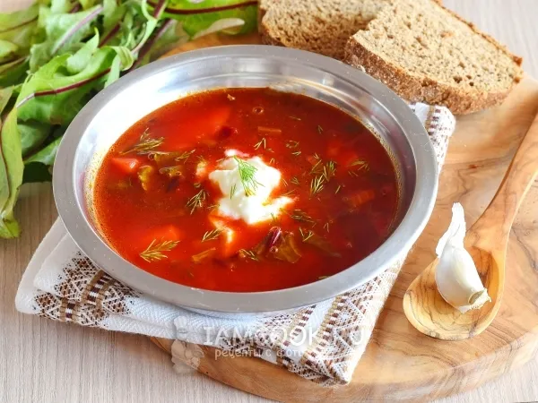 Фото готового блюда: Суп со свекольной ботвой