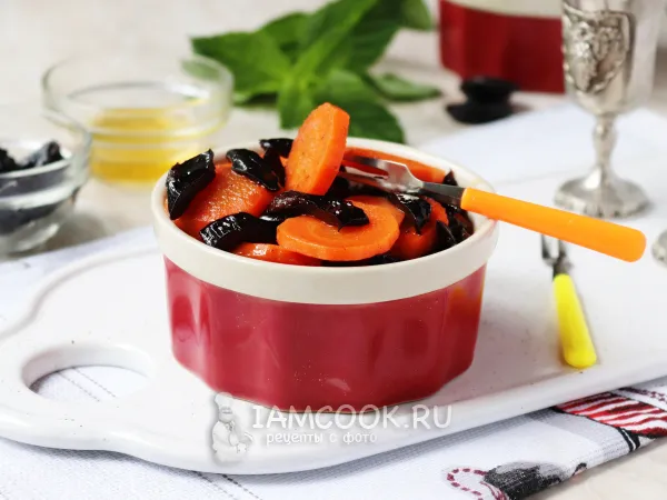 Фото блюда: Тушеная морковь с черносливом