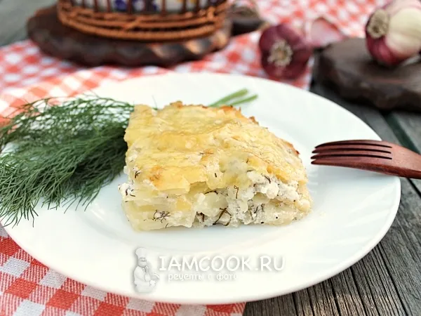 Фото готового блюда: Картошка со сметаной и чесноком в духовке