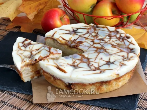 Фото блюда: Шарлотка с маслом и кремом