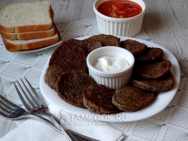 Фото блюда: Печеночные оладьи с майонезом