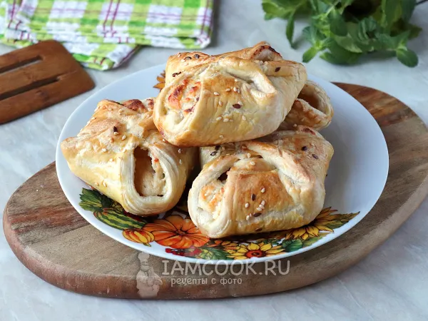 Фото готового блюда: Слойки с бананом и творогом