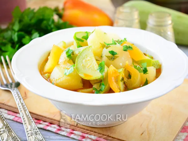 Фото блюда: Тушеная картошка с кабачками и перцем