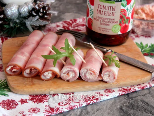 Фото блюда: Рулетики с ветчиной и творожным сыром