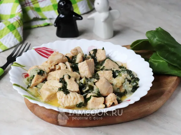 Фото готового блюда: Курица в сливочном соусе со шпинатом