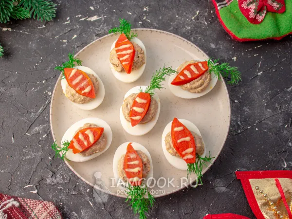 Фото блюда: Фаршированные яйца «Морковка» на Новый год Кролика (2023)