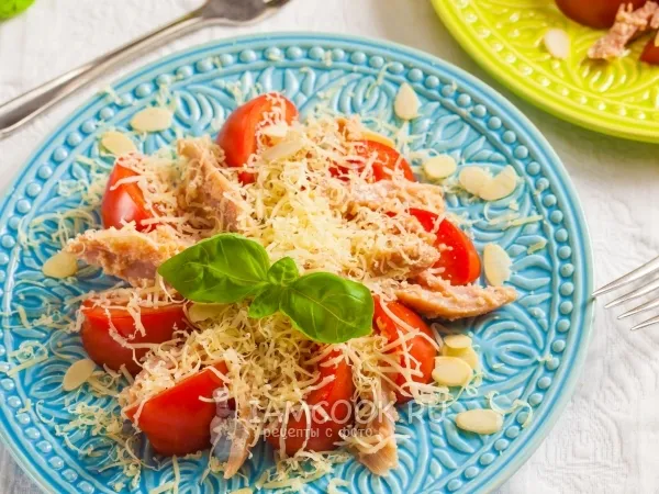 Фото блюда: Салат с миндалем и курицей