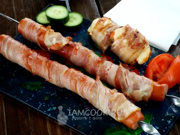 Фото блюда: Сосиски в беконе на мангале