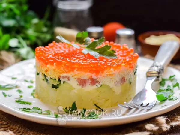 Фото готового блюда: Салат «Морской бриз» с красной рыбой