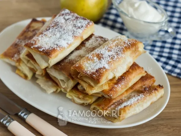 Фото готового блюда: Горячий лаваш с яблоками и творогом