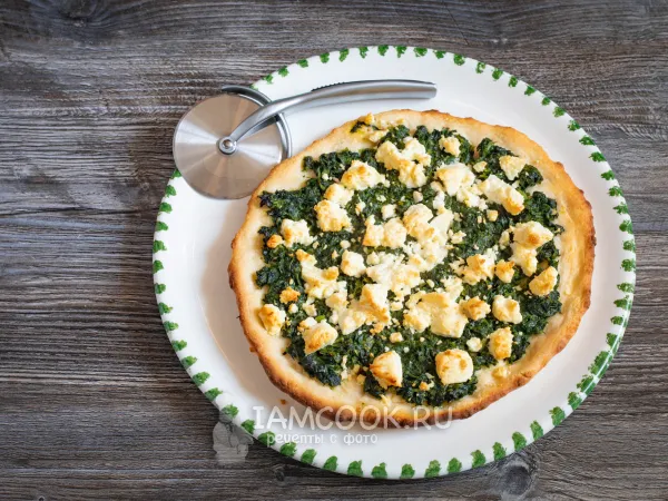 Фото готового блюда: Пицца со шпинатом и сыром