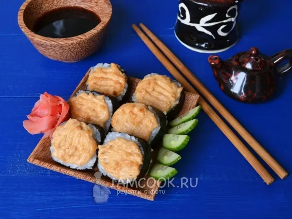 Фото блюда: Запеченная «Филадельфия» (запеченные роллы с лососем)