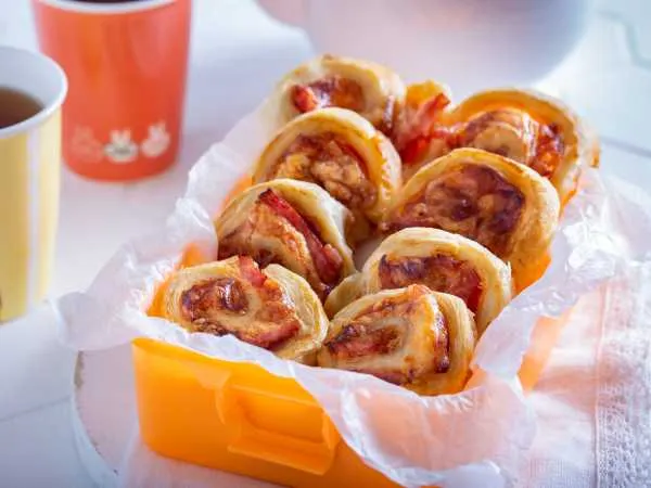 Фото готового блюда: Плюшки с ветчиной и сыром