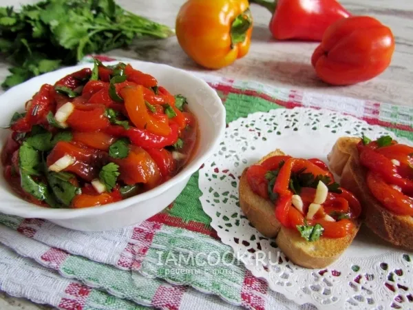 Фото готового блюда: Закуска из печеных перцев