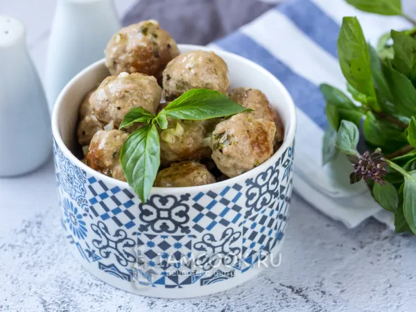 Фото готового блюда: Фрикадельки в чесночном соусе