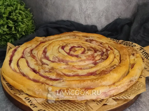 Фото блюда: Бурек с творогом и вишней