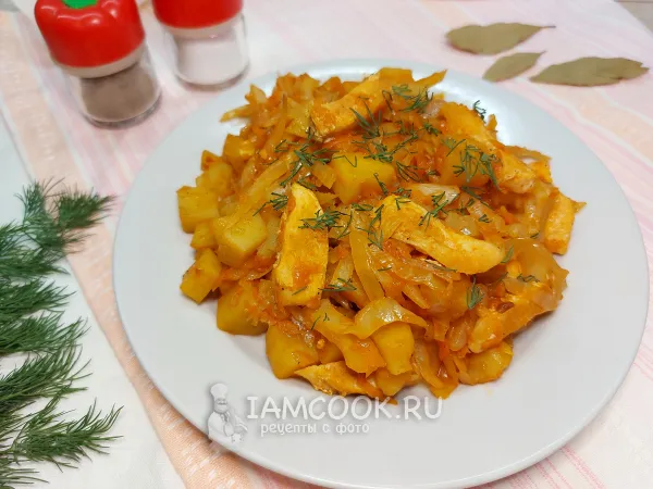 Фото блюда: Тушеная капуста с курицей и картошкой