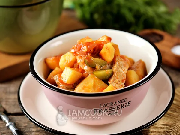 Фото готового блюда: Азу в горшочках в духовке со свининой