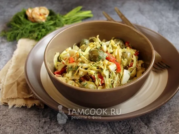 Фото блюда: Капустный салат с оливками и маринованным перцем