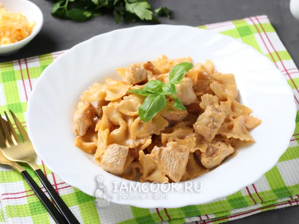 Фото блюда: Макароны с индейкой в сметанном соусе
