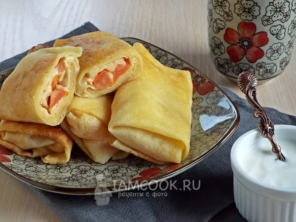 Фото блюда: Блинчики с помидором и сыром