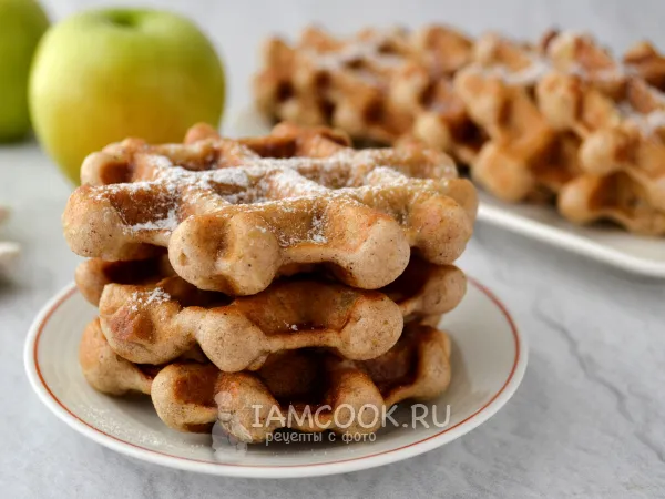 Фото готового блюда: Постные вафли с яблоками