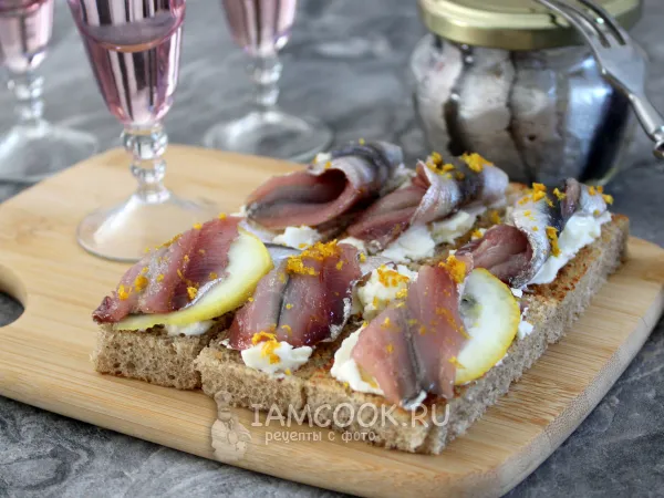 Фото блюда: Бутерброды с анчоусами