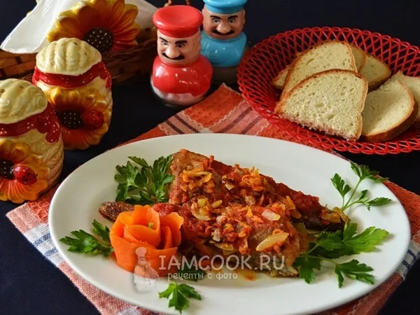 Фото блюда: Хек тушеный с морковью и луком