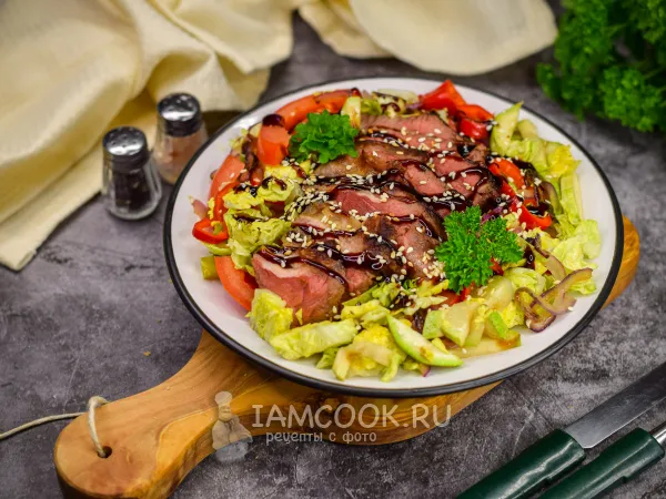 Фото блюда: Теплый салат с говядиной и овощами