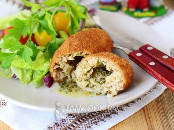 Фото готового блюда: Котлеты по-киевски из фарша