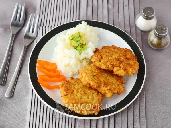 Фото готового блюда: Котлеты из куриного фарша с овсяными хлопьями