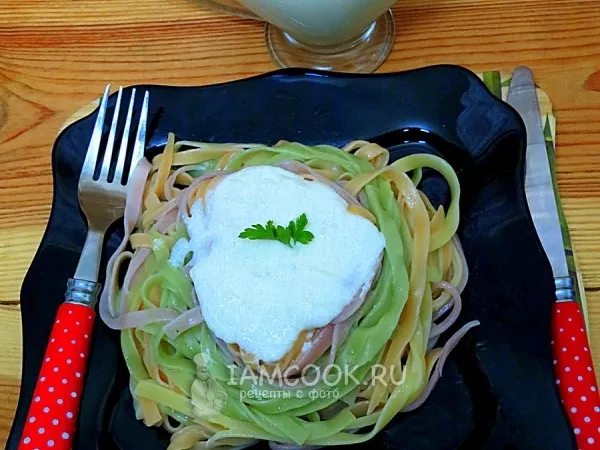 Фото готового блюда: Соус из сметаны для макарон