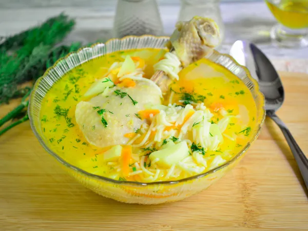 Фото готового блюда: Суп из куриных ножек