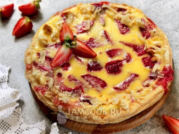 Фото готового блюда: Киш с клубникой