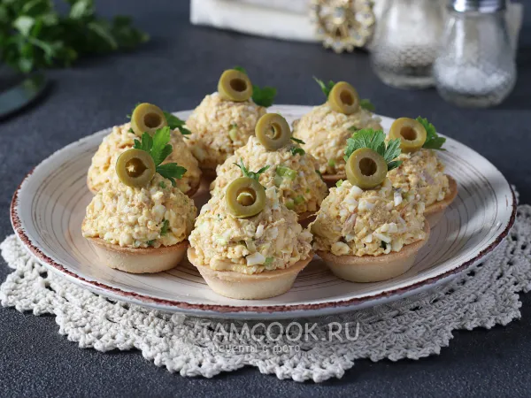 Фото блюда: Тарталетки с тунцом, сыром и яйцом