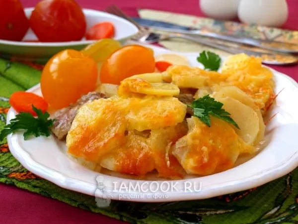 Фото готового блюда: Мясо по-французски с картофелем