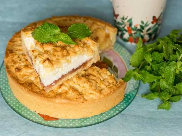 Фото готового блюда: Песочный пирог с суфле