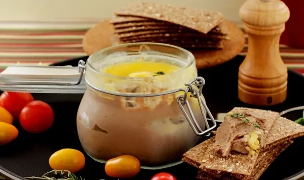 Фото блюда: Паштет из куриной печени с чесноком
