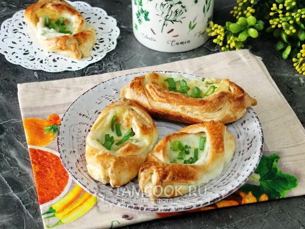Фото блюда: Лодочки из слоеного теста с сыром