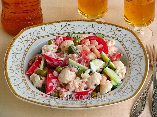 Фото готового блюда: Салат из цветной капусты с креветками