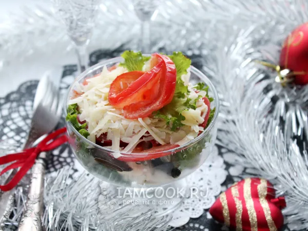 Фото блюда: Салат «Гурман» с курицей, грибами и сыром